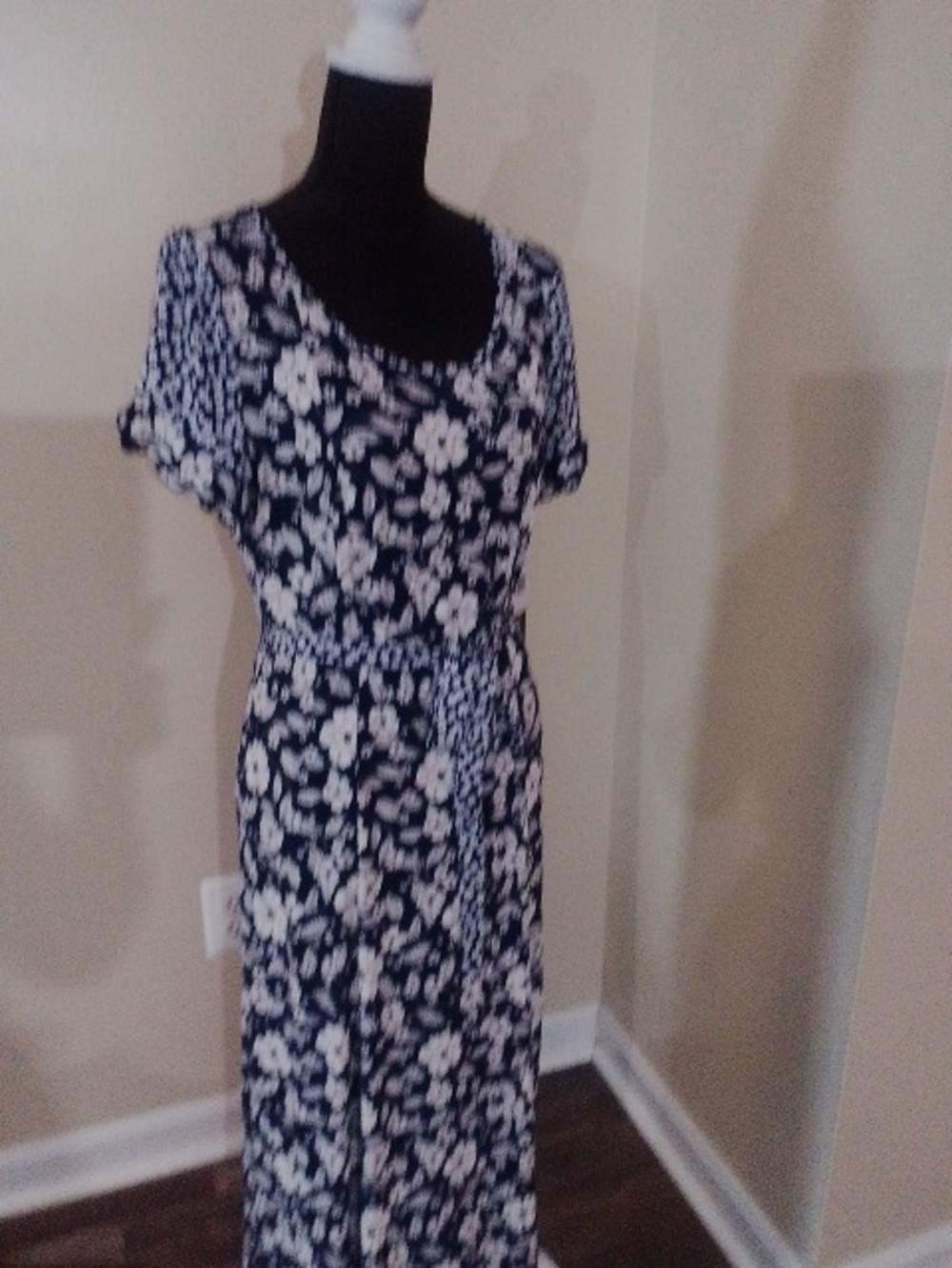Floral Short-Sleeve Maxi Dress in Navy and White